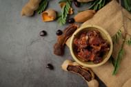 Tamarind can be eaten in many ways (Image via freepik/jcomp)